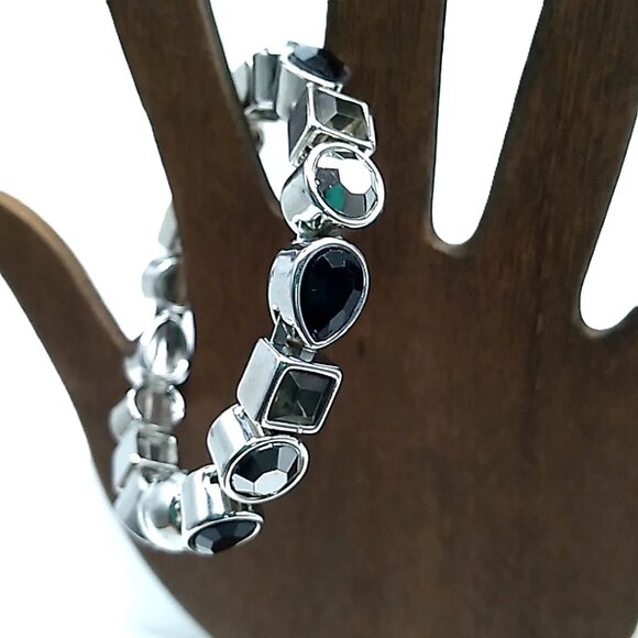 Bezel-set Faceted Crystal Stackable Silver-tone Bangle Bracelet Magnetic Clasp - Picture 12 of 15